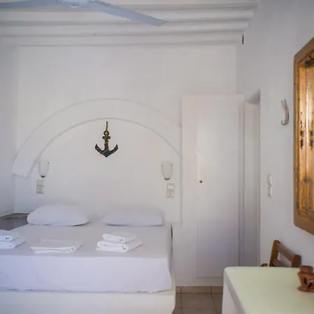 بيت ضيافة κymanemi Folegandros 3*