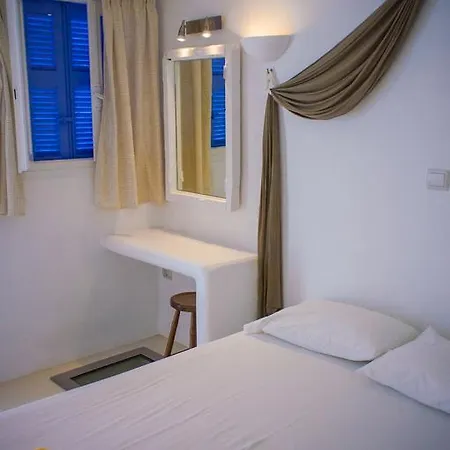 بيت ضيافة κymanemi Folegandros 3*